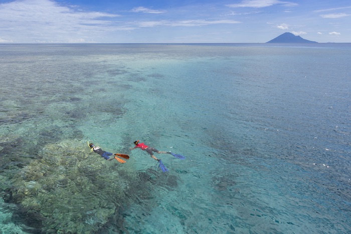 Perbandingan harga snorkeling  di  Bunaken untuk 5 orang