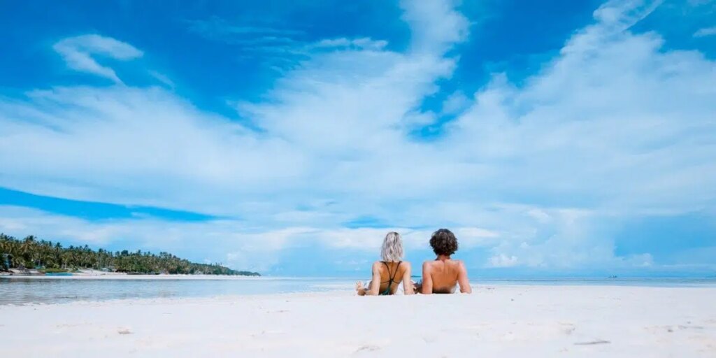 Tips berburu tiket pesawat dan hotel murah untuk liburan winter