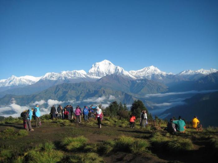 Paket wisata petualangan mendaki bukit dan menikmati alam