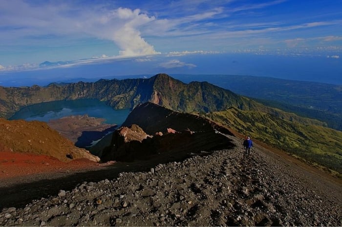 Ijen gunung banyuwangi wisata trekking kawah mountains paket crater hiking jawa climb tiket indah jurnalposmedia menjangan timur