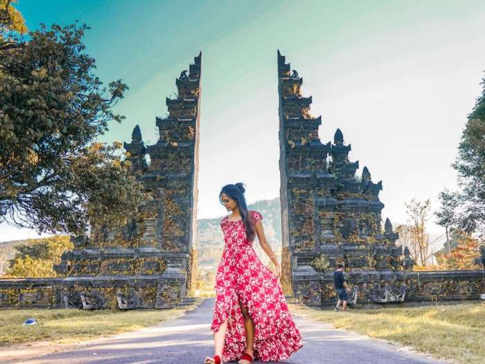 Handara instagrammable beratan banyumala lake