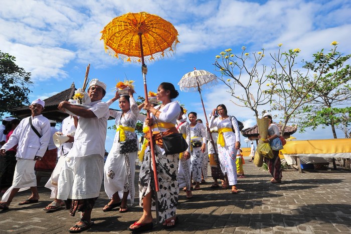 Dances barong gotravelly credit