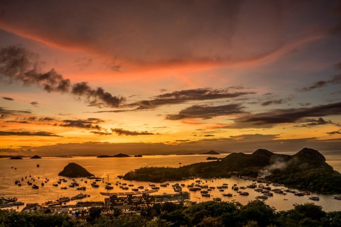 Menikmati sunset terbaik di Labuan Bajo