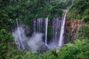 Air Terjun Tersembunyi di Indonesia Keajaiban Alam yang Menakjubkan