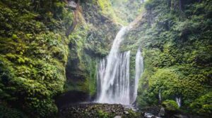 Petualangan Menemukan Air Terjun Tersembunyi di Lombok