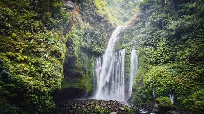 Petualangan menemukan air terjun tersembunyi di Lombok