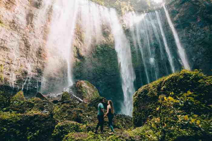 Indonesia waterfall madakaripura waterfalls beautiful most java bookmundi biggest