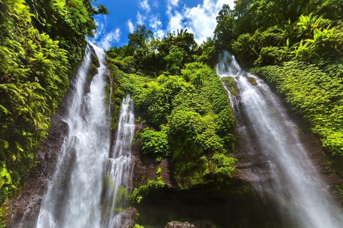 Sewu tumpak waterfall indonesia java save