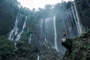 Air Terjun Tersembunyi di Papua Keindahan Asli yang Menakjubkan