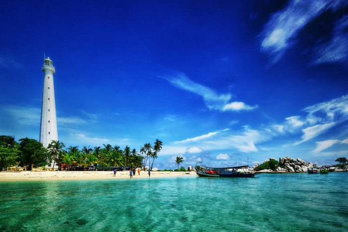 Pantai dengan spot foto instagramable di Indonesia