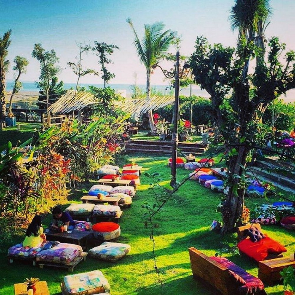 Rekomendasi tempat nongkrong indoor nyaman di Bali saat hujan