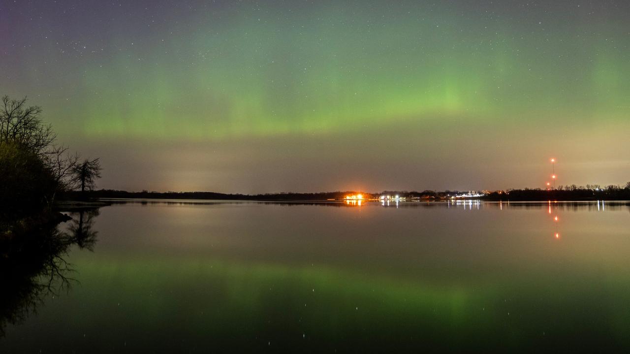 Aurora borealis alaska sweden light stockholm ancient fenomena colorful menikmati norway langit