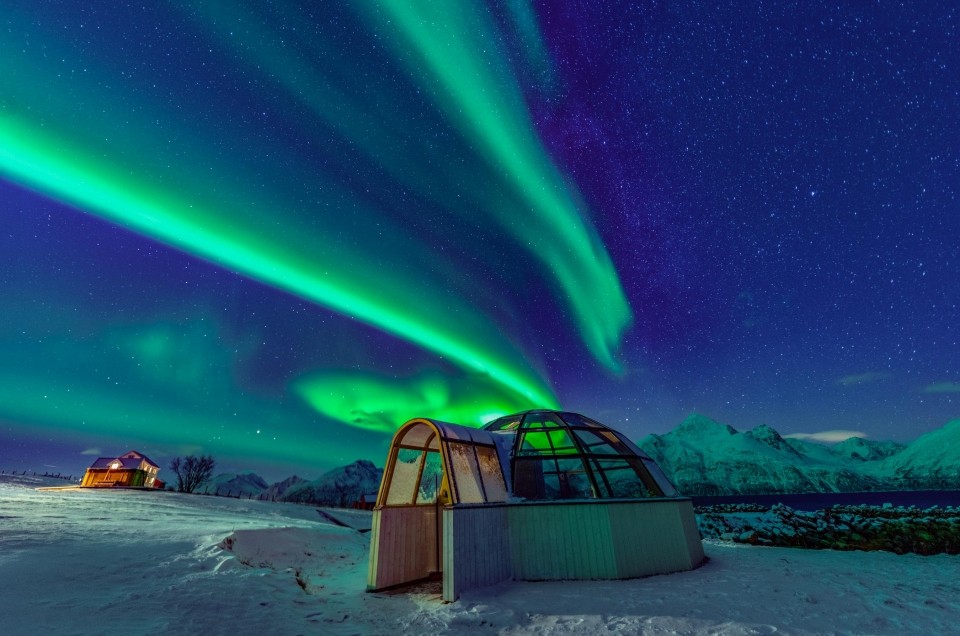 Paket wisata melihat aurora di Tromso termasuk pemandu lokal