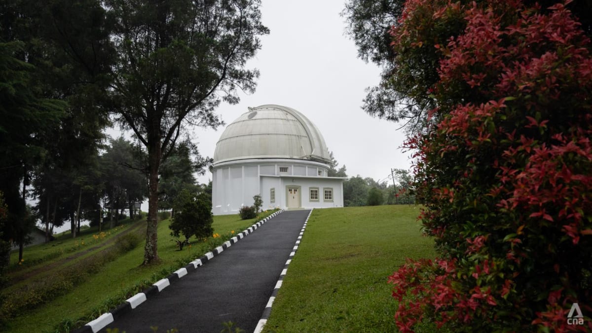 Dampak polusi cahaya terhadap wisata stargazing di indonesia