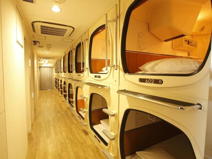 Apakah ada capsule hotel murah dan aman di Jepang?