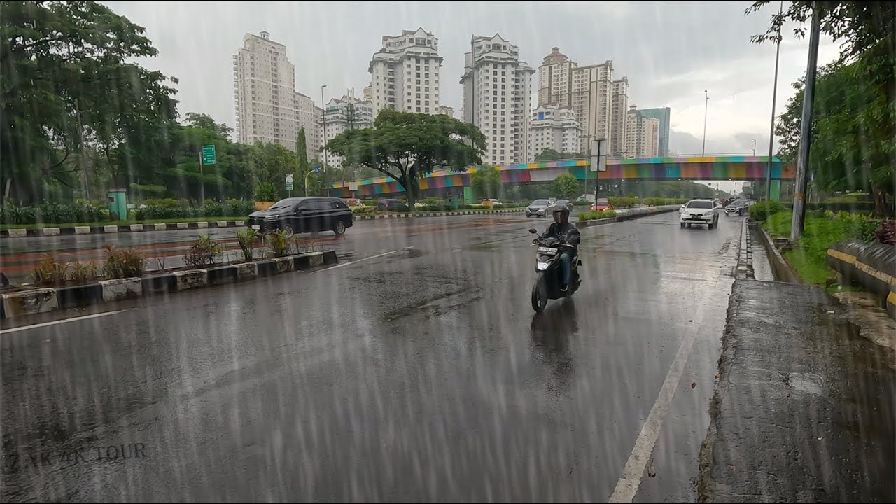 Jakarta flooding rain south kemang causes jams heavy floodwater inundates raya downpour jl afternoon courtesy saturday following