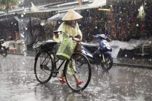 Persiapan Liburan Musim Hujan ke Pegunungan