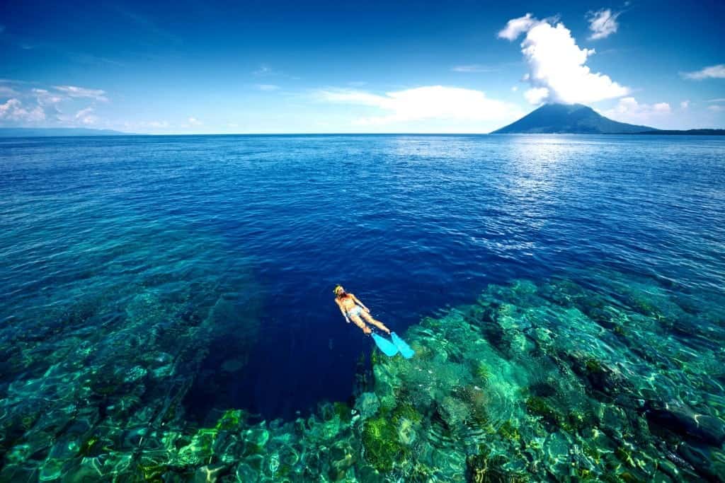 Perbandingan harga snorkeling  di  Bunaken untuk 5 orang
